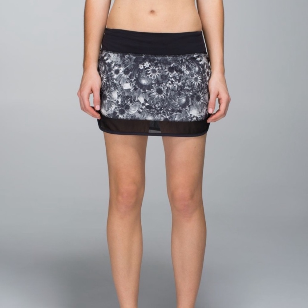 Lululemon Hotty Hot Skirt *4-way Stretch